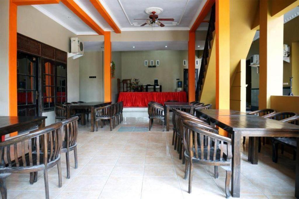Отель Spot On 2629 Duta Karimun Каримунджава Экстерьер фото